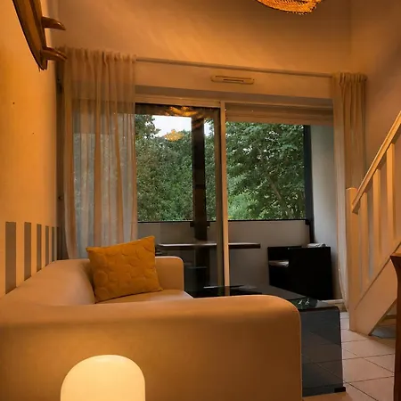 Loft Cosy à - Balcon Au Calme - Parking Privé Apartamento